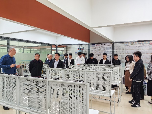 携手拓岗、共谋发展--人工智能学院院领导带队赴重庆社平科技访企拓岗 拓展活动